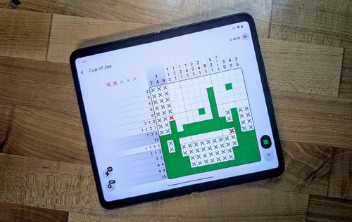 Pixelogic running on an open foldable device