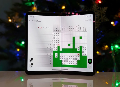 Pixelogic running on an open foldable device